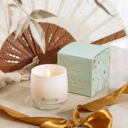 Urban Rituelle Saffron, Juniper Berries, Black Violet, Raspberry Soy Candle 140g